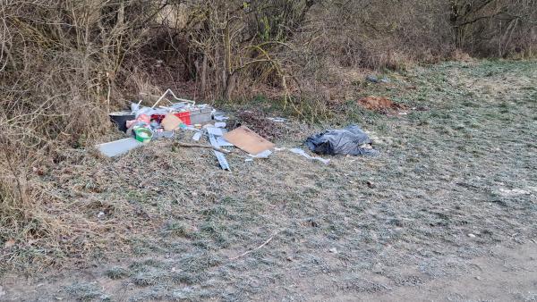 Odpadky, černá skládka, vraky