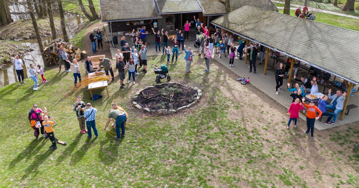 Pletení pomlázek - fotogalerie